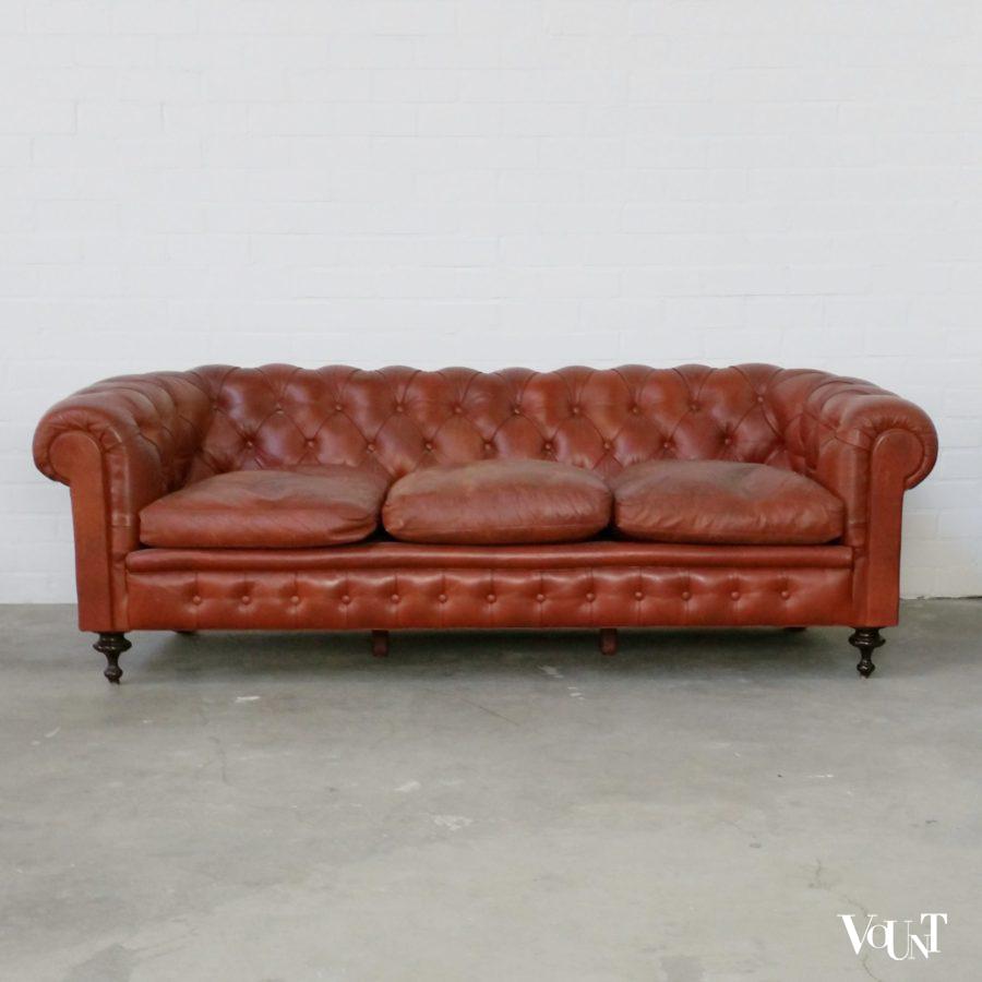 Chesterfield Bank Vount Vintage