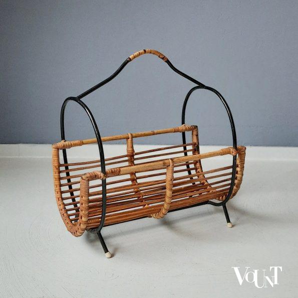 Rotan lectuurrek met zwart metalen frame, jaren '60